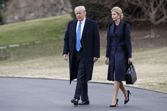 Tổng thống Trump và ái nữ Ivanka. Ảnh: AP
