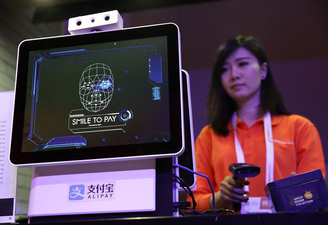 Trào lưu quét mã QR hạ nhiệt, Trung Quốc giờ chuyển sang công nghệ thanh toán bằng nhận dạng khuôn mặt - Ảnh 1.