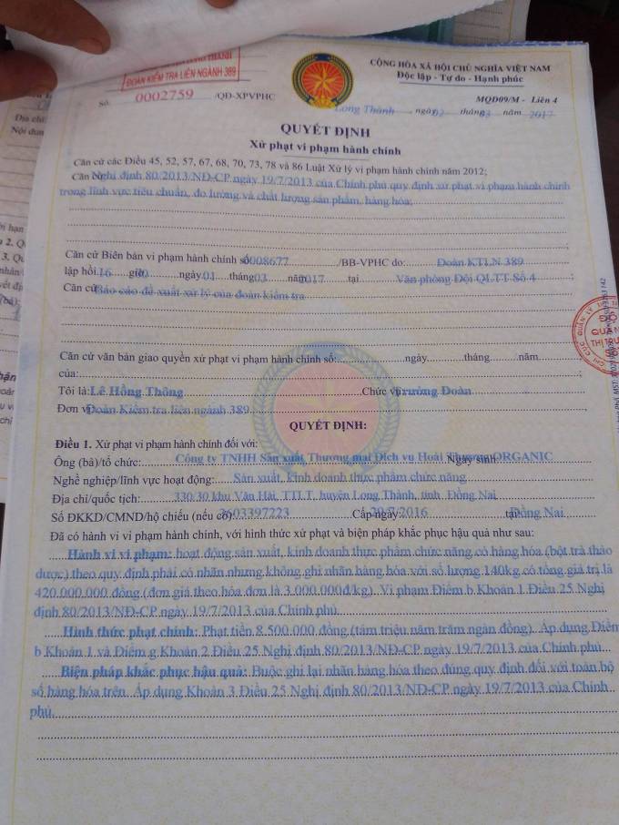 Đoàn kiểm tra liên ngành 389 huyện Long Thành lập biên bản xử phạt vi phạm hành chính với Công ty Hoài Thương.