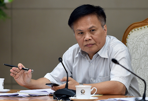 tranh-cai-gay-gat-ve-mot-mat-hang-cong-13-giay-phep-2