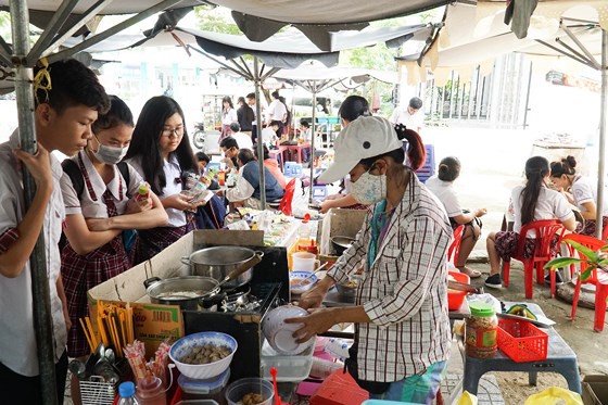 Giao lưu trực tuyến “An toàn thực phẩm trường học trước nguy cơ dịch bệnh” ảnh 1