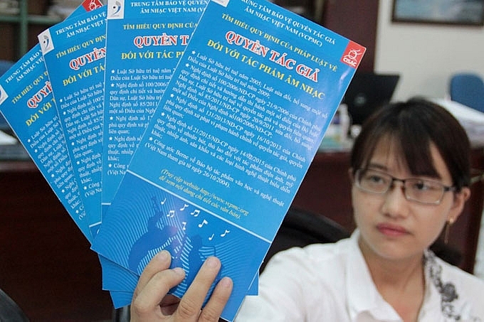 van nong chuyen ban quyen
